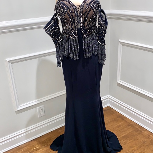 Custom made evening gown - Picture 2 of 10